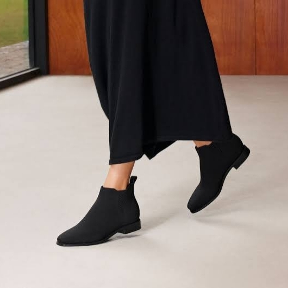 Vivaia Ryan Chelsea Booties